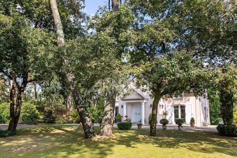 Maison - 165 m² - 6 pièces