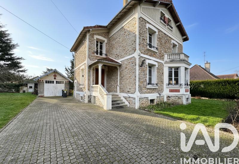 Maison - 182 m² - 9 pièces