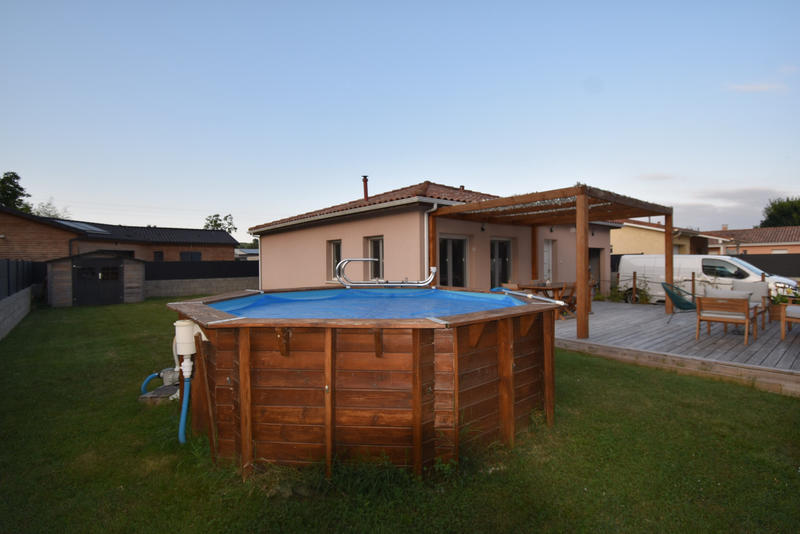 Villa - 90 m² - 4 pièces
