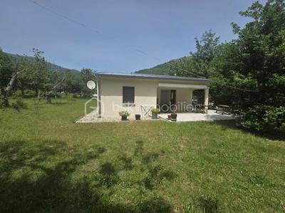 Maison - 102 m² - 5 pièces