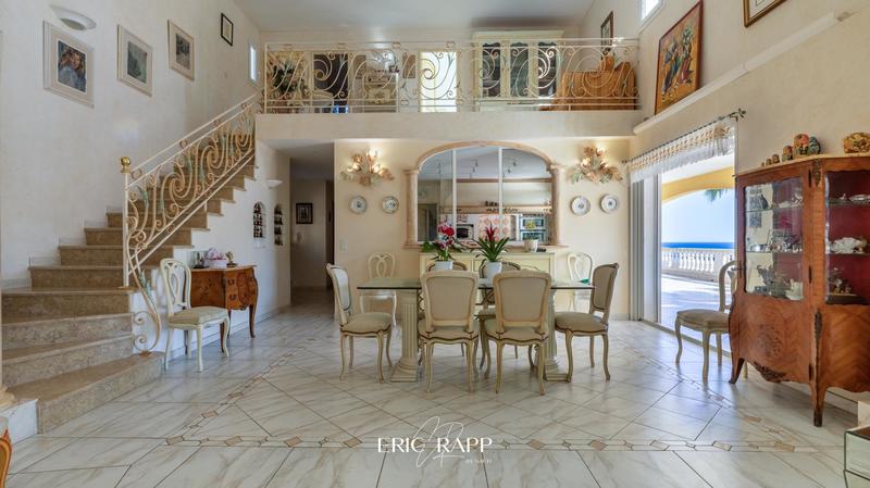 Villa - 225 m² - 6 pièces