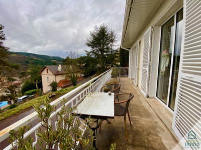 Maison - 185 m² - 7 pièces