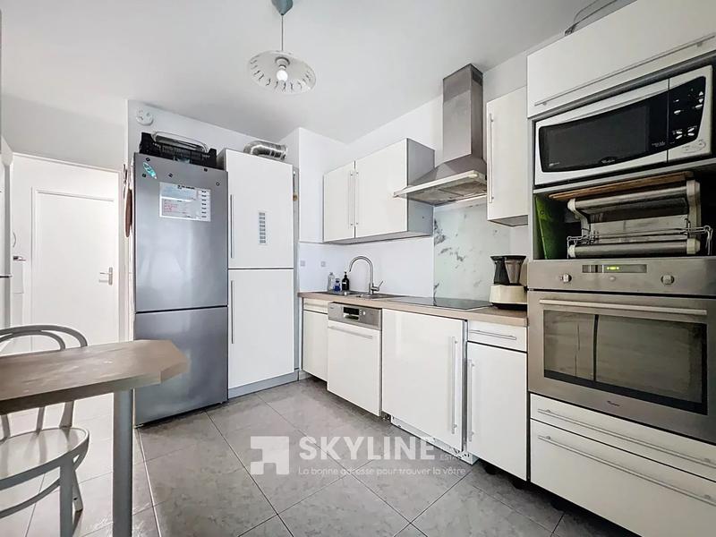 Appartement - 80 m² - 4 pièces