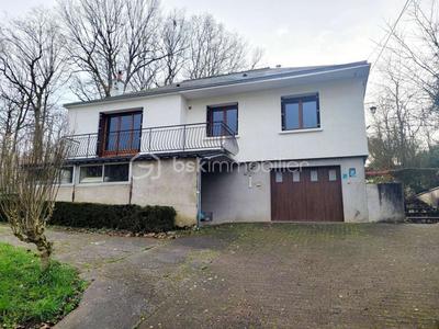 Maison traditionnelle - 87 m² - 5 pièces