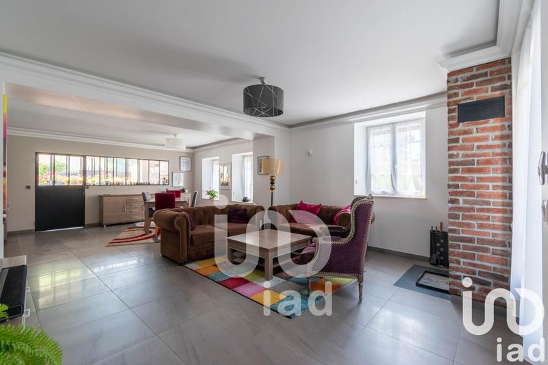 Maison - 216 m² - 8 pièces