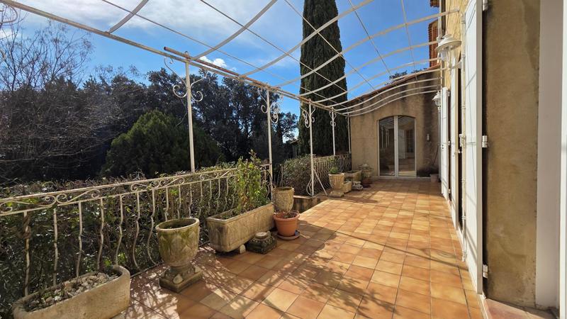 Maison - 203 m² - 6 pièces