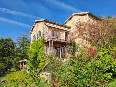 Mas - 217 m² - 9 pièces