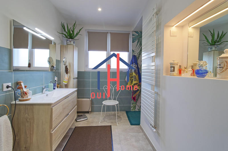 Maison - 195 m² - 8 pièces