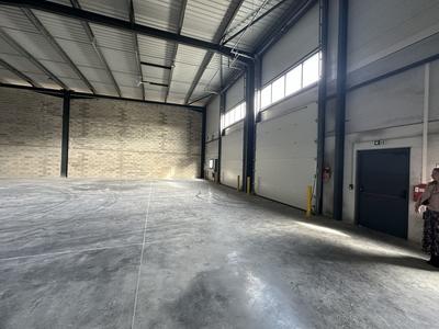 Local d'activités - 300 m² - 1 pièce