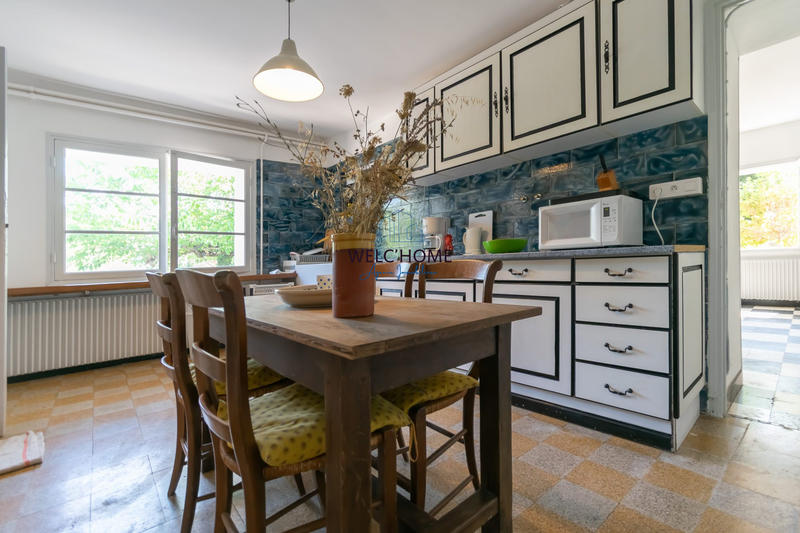 Maison - 200 m² - 8 pièces