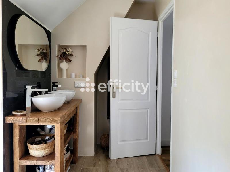 Maison - 181 m² - 6 pièces