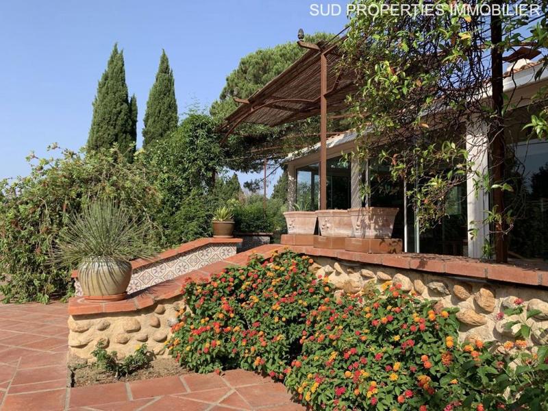 Propriété - 214 m² - 8 pièces