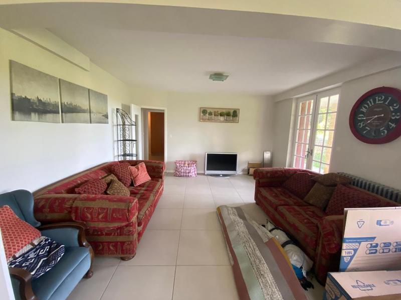 Maison - 244 m² - 7 pièces