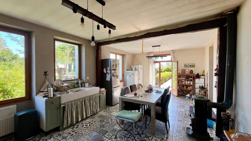 Maison - 240 m² - 6 pièces