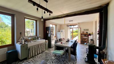 Maison - 240 m² - 6 pièces