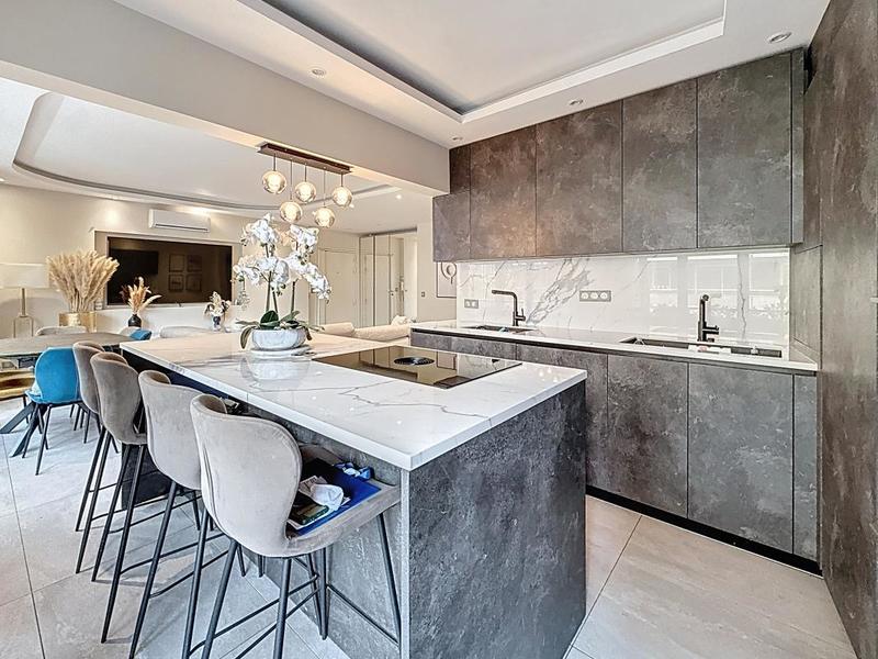 Appartement - 85 m² - 4 pièces