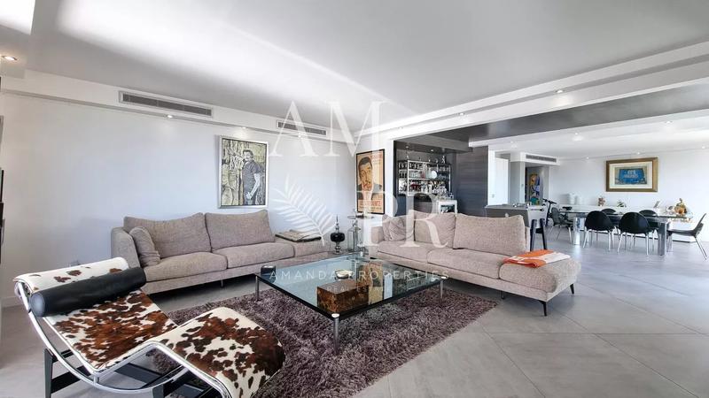 Appartement - 200 m² - 4 pièces