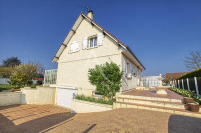 Maison - 146 m² - 6 pièces