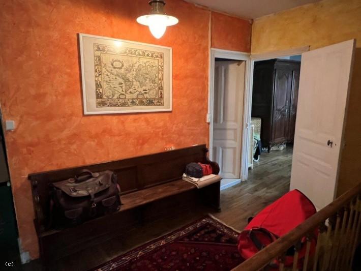 Maison - 212 m² - 7 pièces