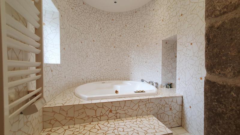 Maison - 285 m² - 11 pièces