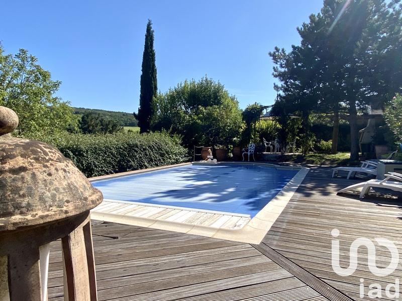 Maison - 210 m² - 8 pièces