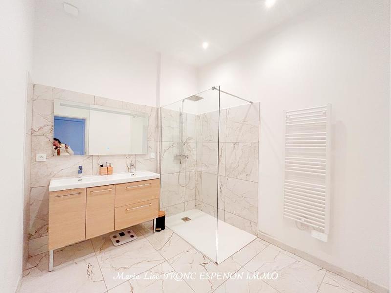 Appartement - 95 m² - 5 pièces