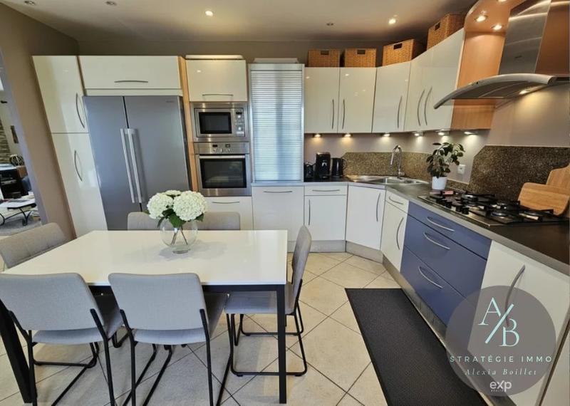 Maison - 145 m² - 6 pièces