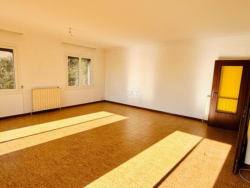 Maison - 260 m² - 5 pièces