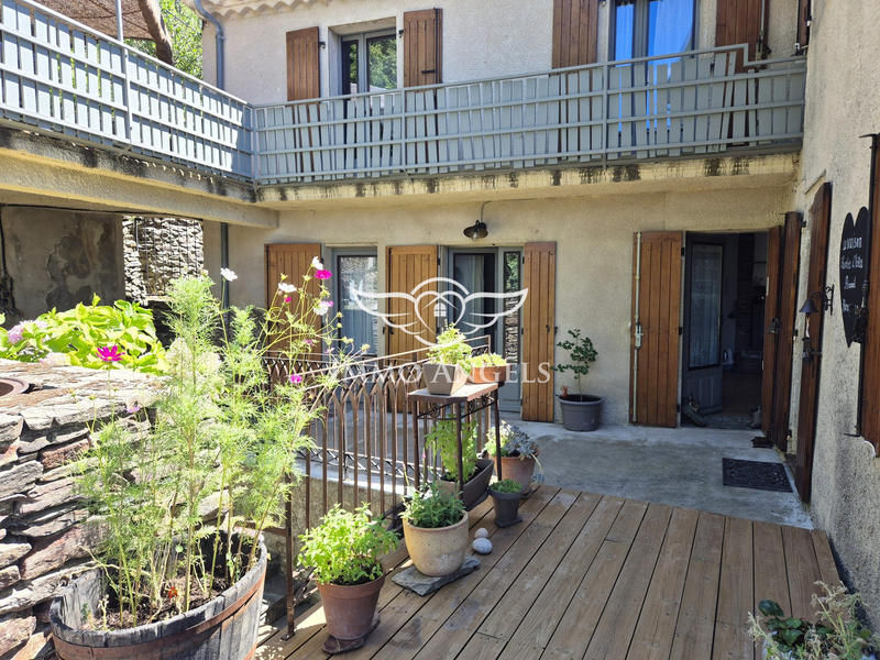 Maison - 145 m² - 9 pièces