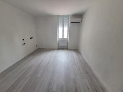 Local d'activité / Entrepôt - 86 m² - 6 pièces