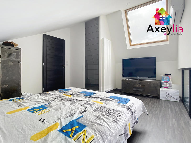 Maison - 240 m² - 7 pièces