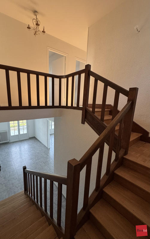 Maison contemporaine - 237 m² - 11 pièces