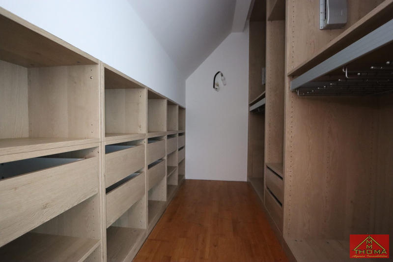 Maison - 195 m² - 9 pièces