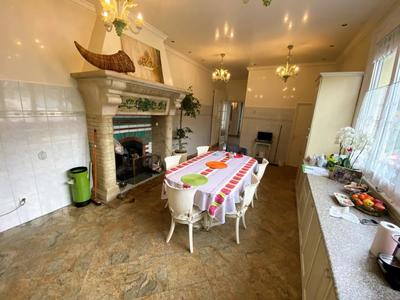 Propriété - 350 m² - 11 pièces