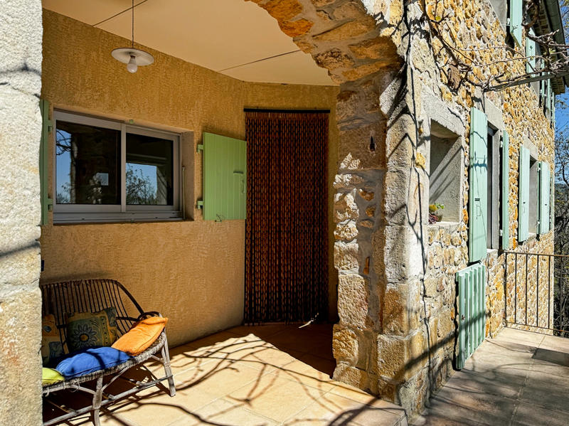 Maison - 253 m² - 13 pièces