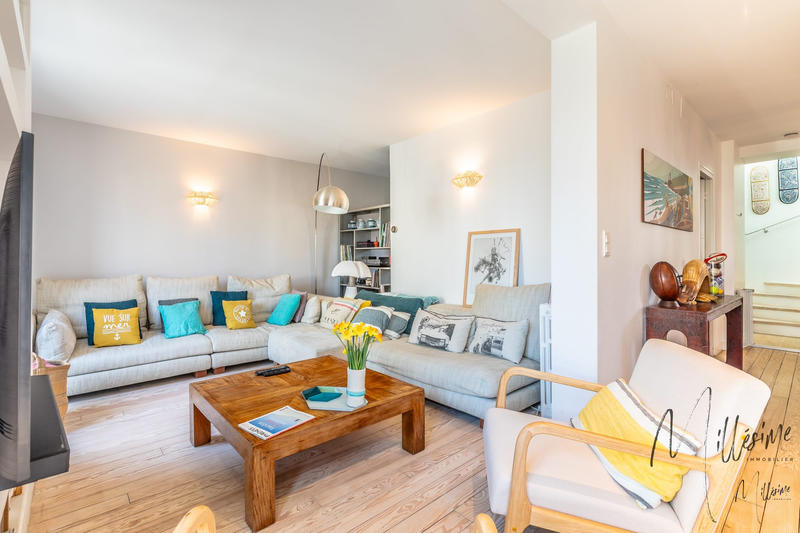 Maison - 166 m² - 7 pièces