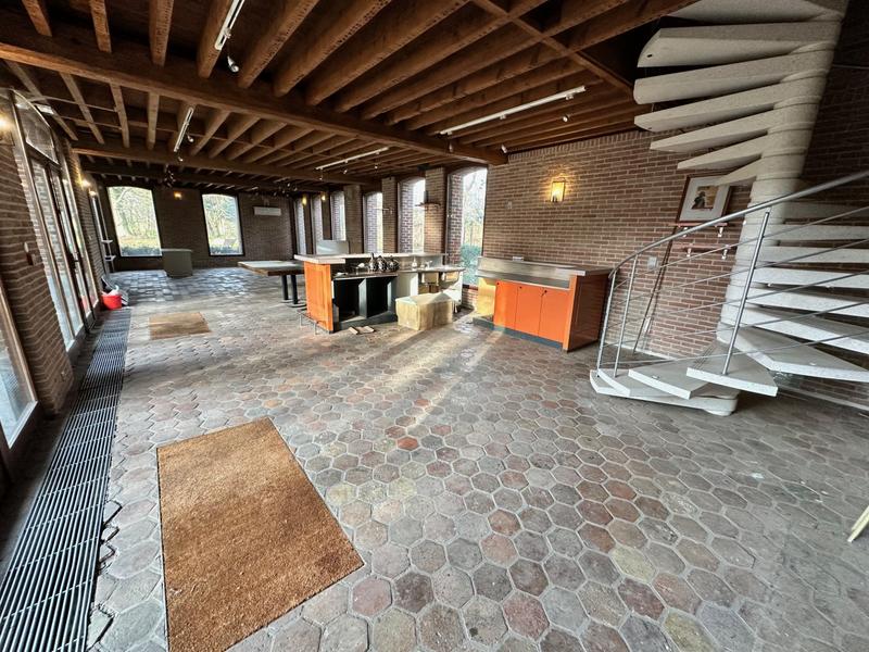 Local d'activités - 180 m²