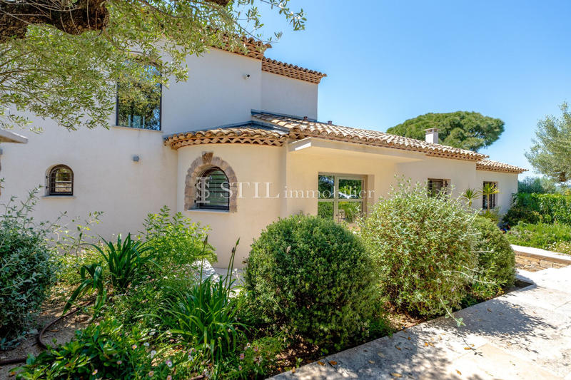Villa - 220 m² - 8 pièces
