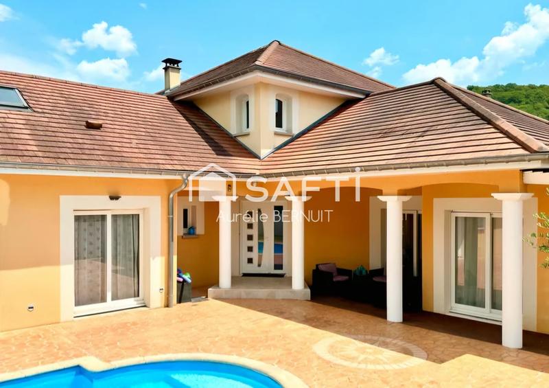 Maison - 194 m² - 8 pièces