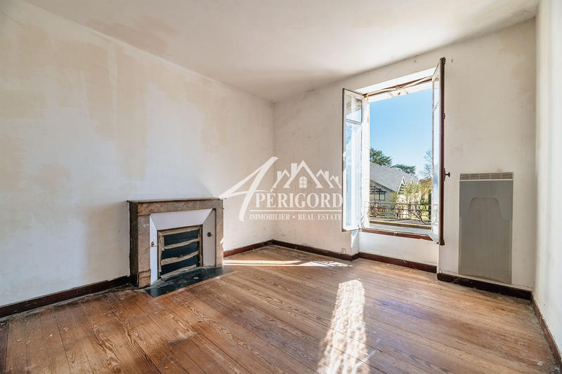 Maison - 311 m² - 15 pièces