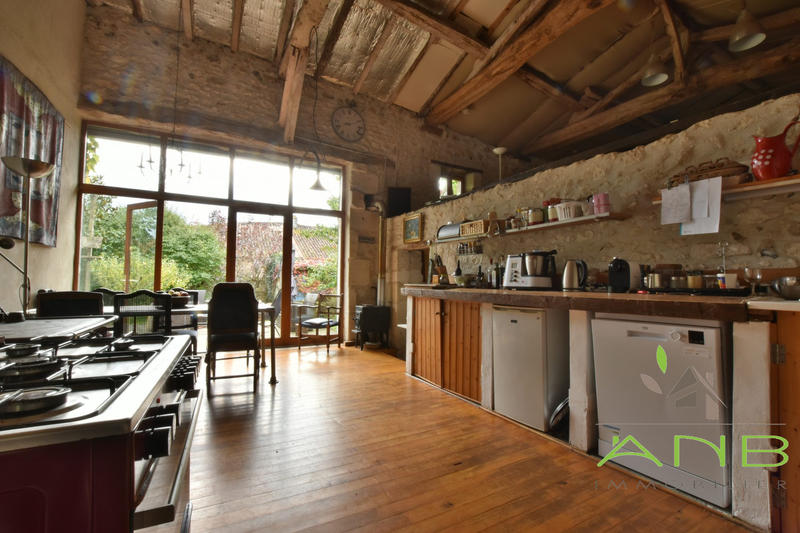 Maison - 254 m² - 10 pièces