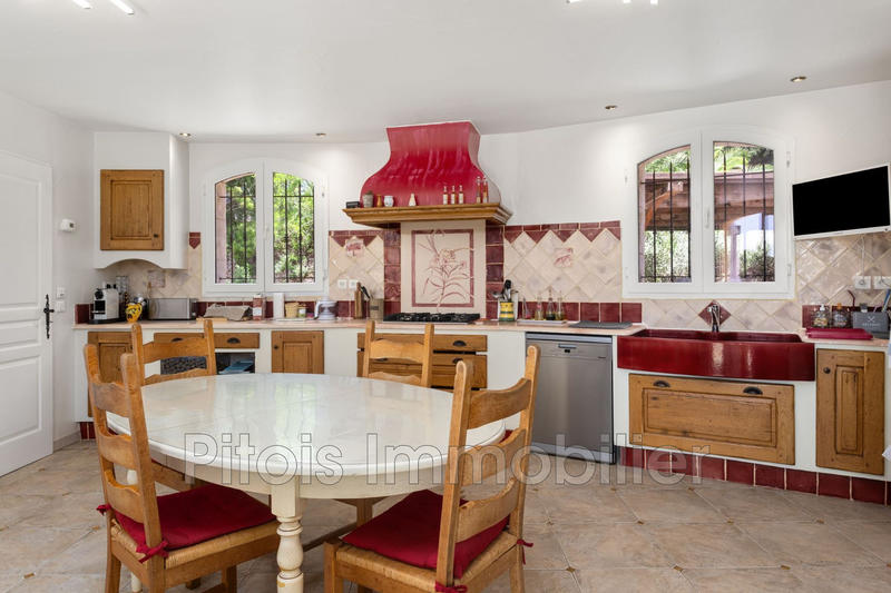 Maison - 294 m² - 5 pièces