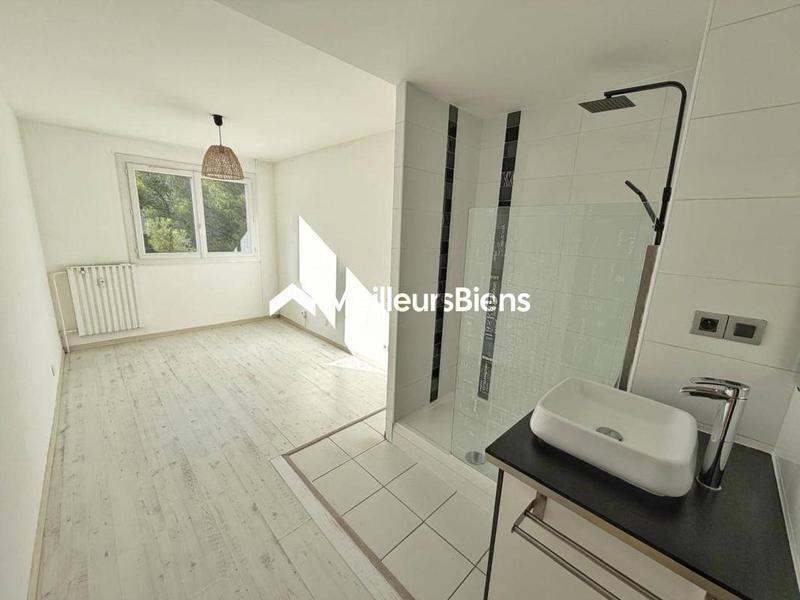 Appartement - 81 m² - 5 pièces