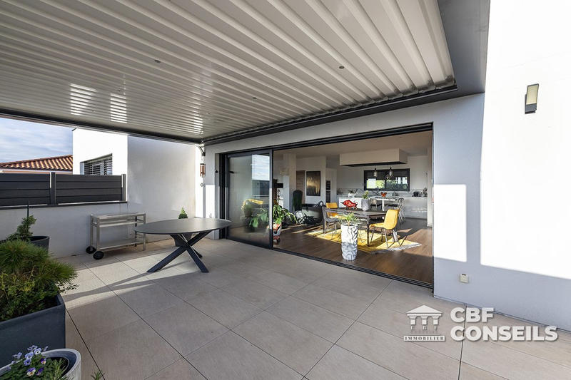 Villa - 247 m² - 7 pièces