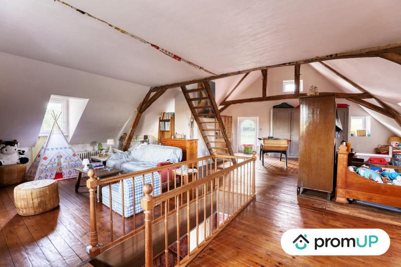 Maison - 270 m² - 10 pièces