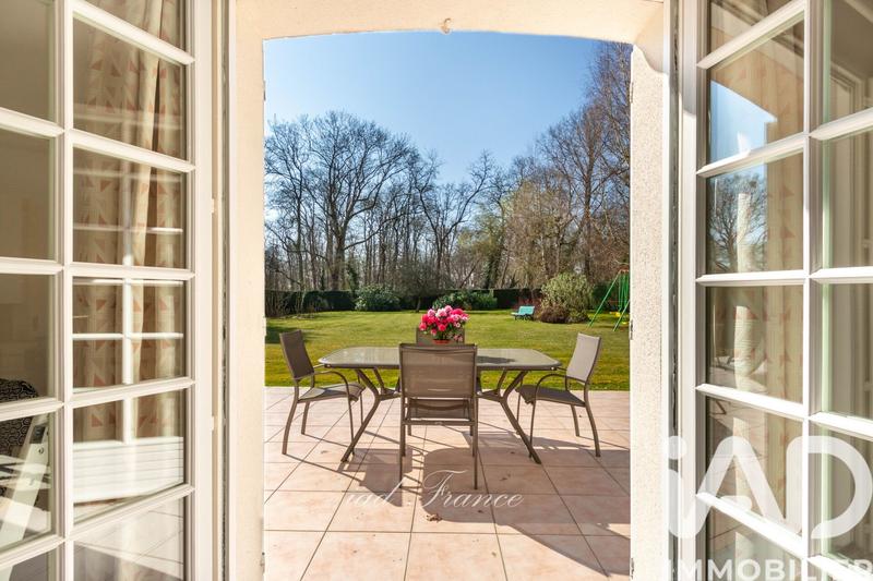 Maison - 246 m² - 9 pièces