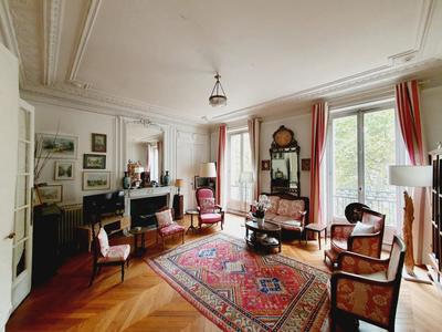 Studio - 231 m² - 9 pièces