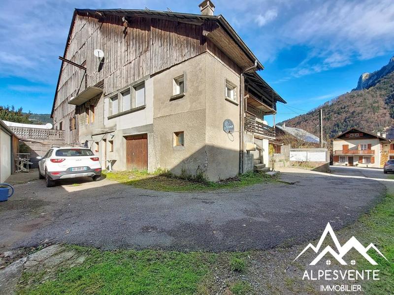 Appartement - 97 m² - 4 pièces