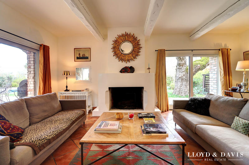 Mas - 204 m² - 9 pièces