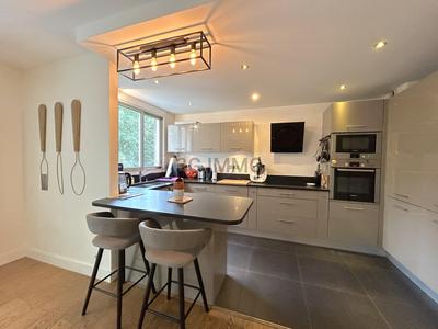 Appartement - 93 m² - 4 pièces